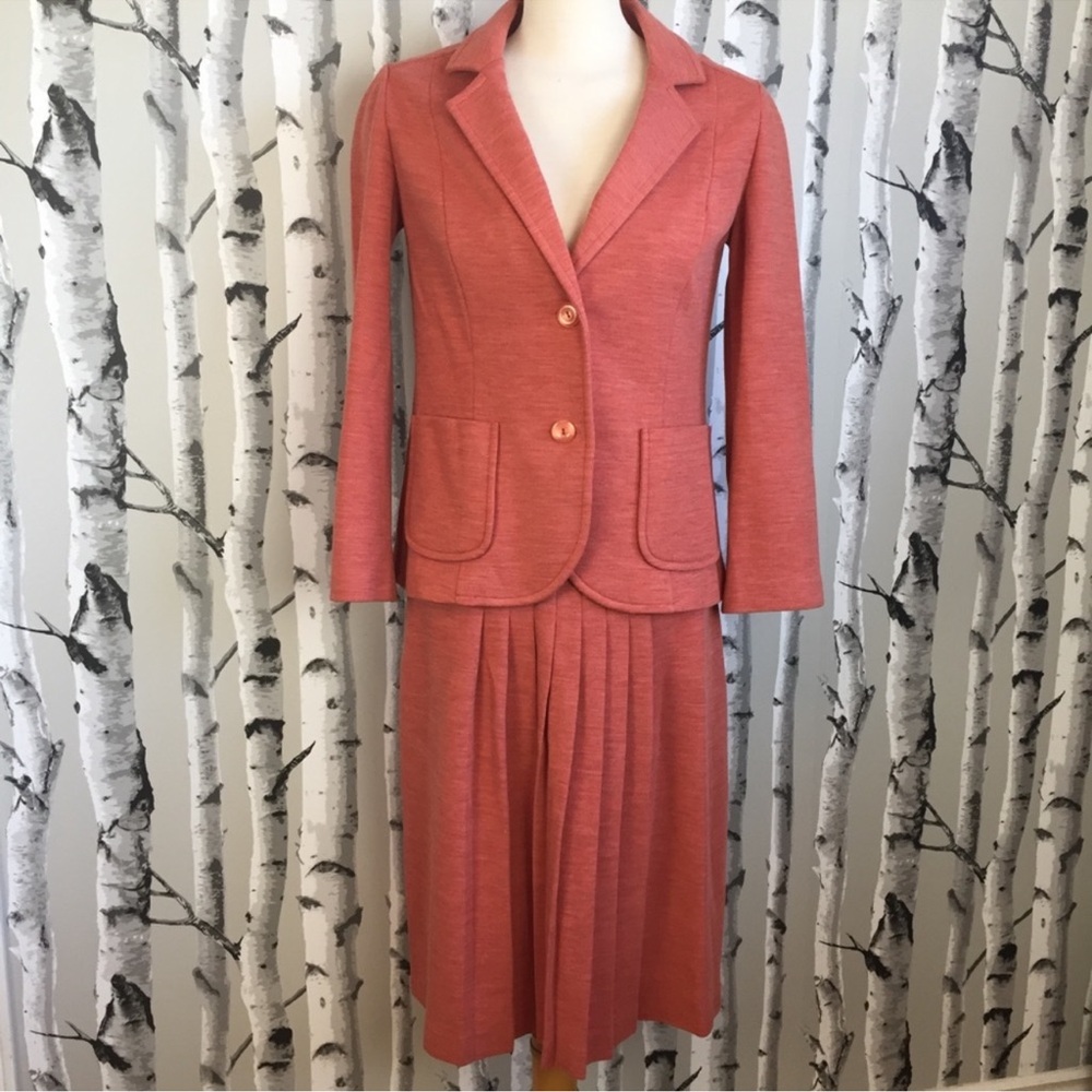 Vintage 70’s Glenayr Kitten Coral Wool Blend Set